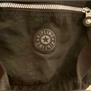 Kipling Blk bag &wallet combo. Absolutely great condition! Adj straps